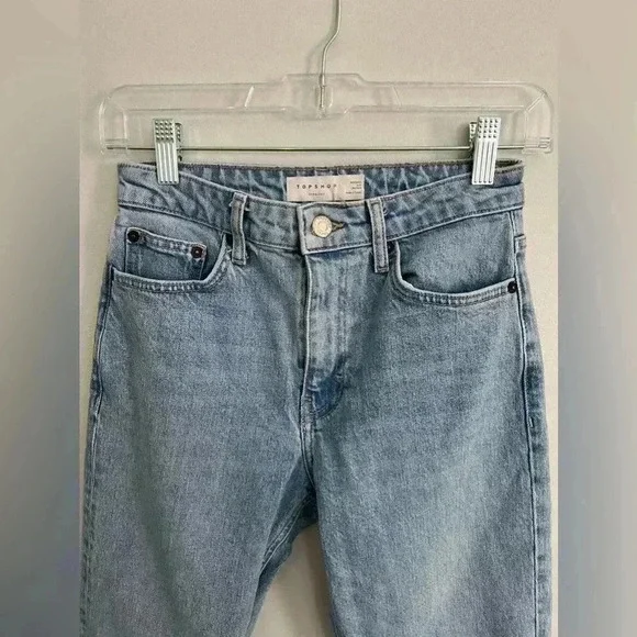 Straight Leg Jeans size 25 like new. - Picture 5 of 6